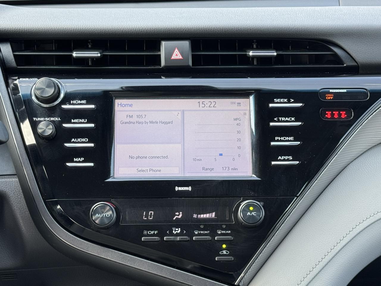 Toyota Camry SE Auto (Natl) 2020