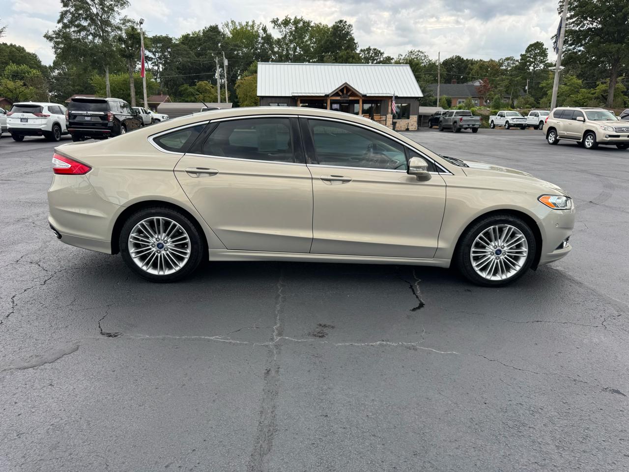 Ford Fusion 4dr Sdn SE FWD 2016