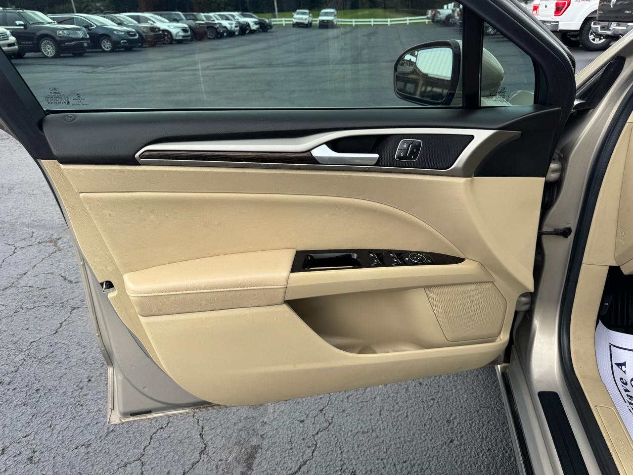 Ford Fusion 4dr Sdn SE FWD 2016
