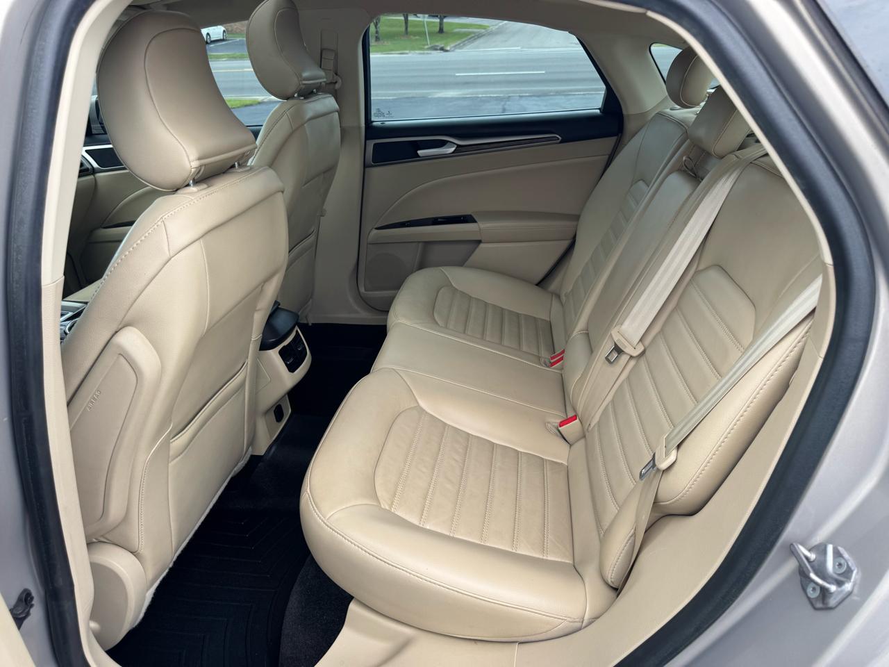 Ford Fusion 4dr Sdn SE FWD 2016