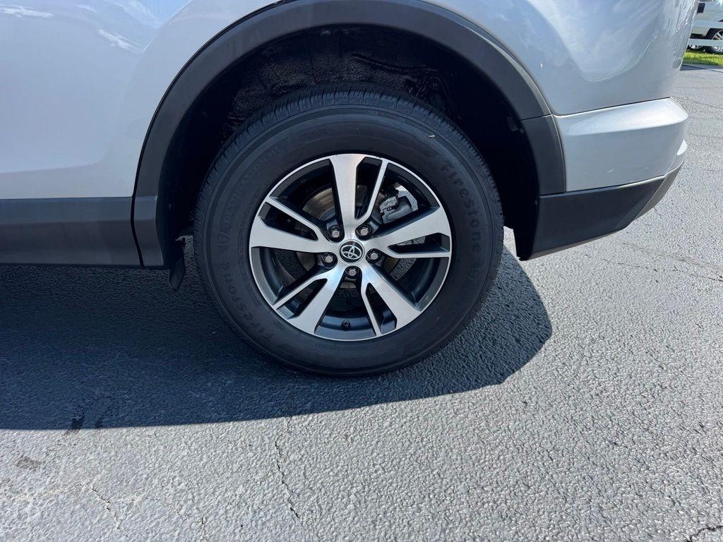 Toyota RAV4 AWD 4dr XLE (Natl) 2016