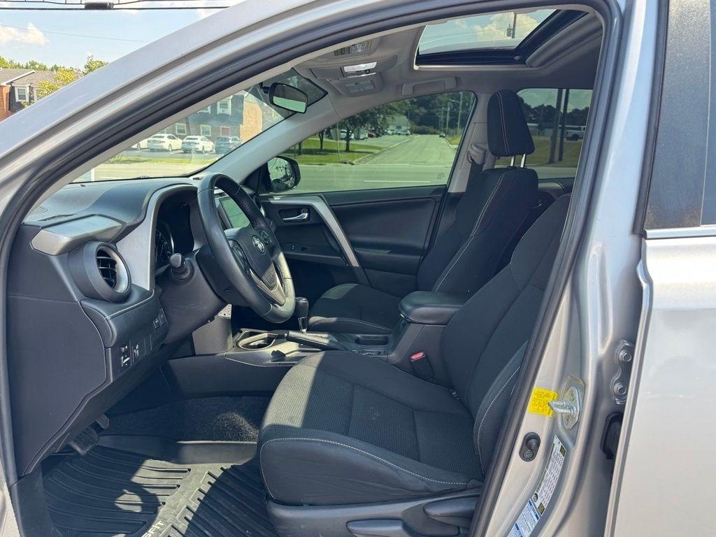 Toyota RAV4 AWD 4dr XLE (Natl) 2016