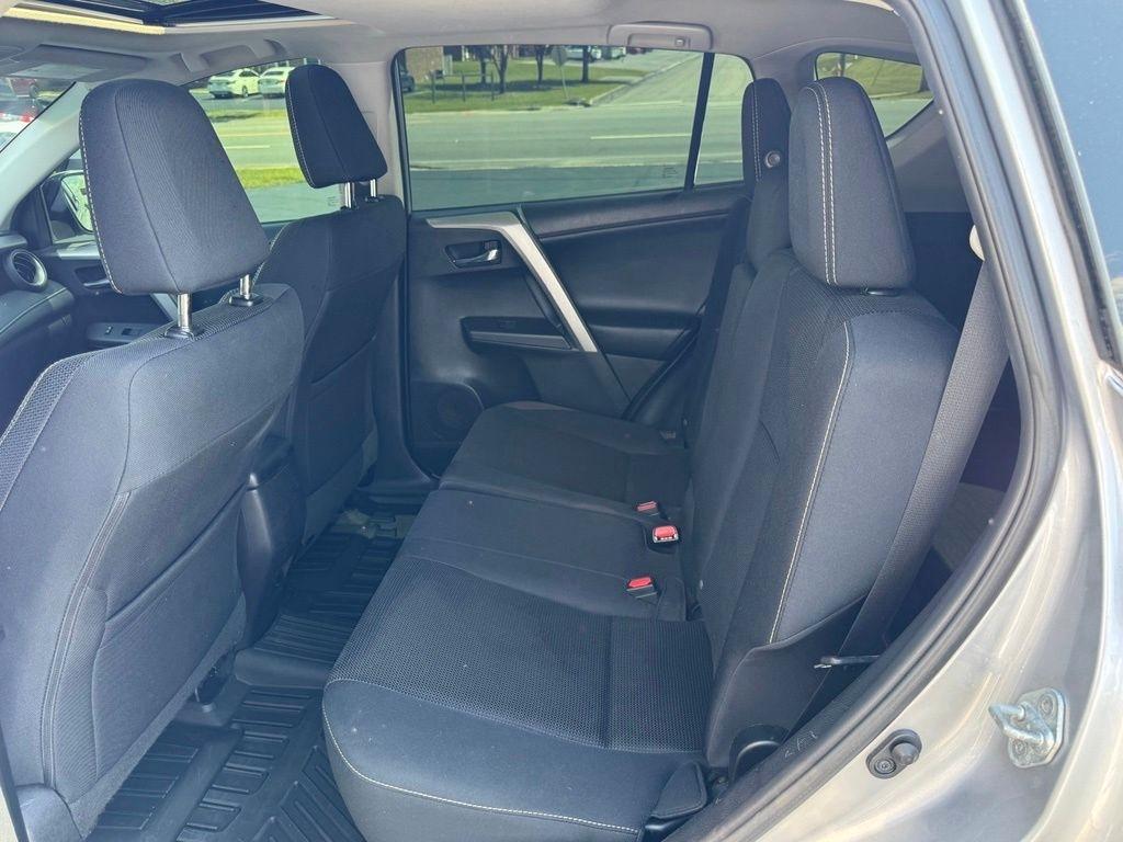 Toyota RAV4 AWD 4dr XLE (Natl) 2016