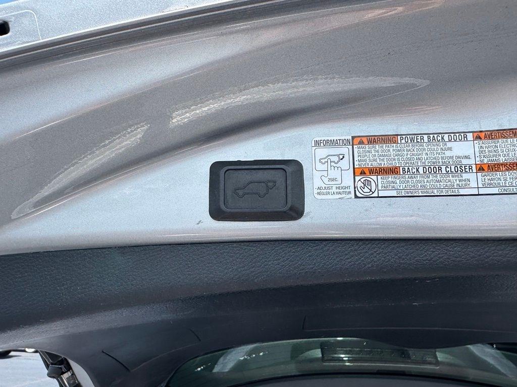 Toyota RAV4 AWD 4dr XLE (Natl) 2016