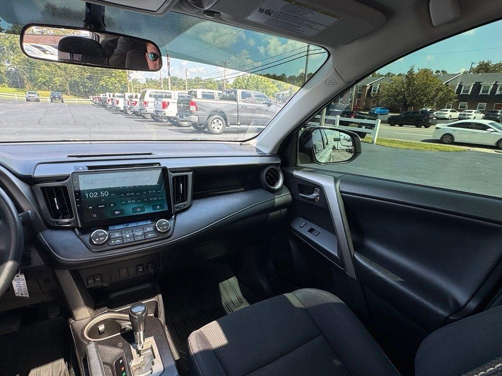 Toyota RAV4 AWD 4dr XLE (Natl) 2016
