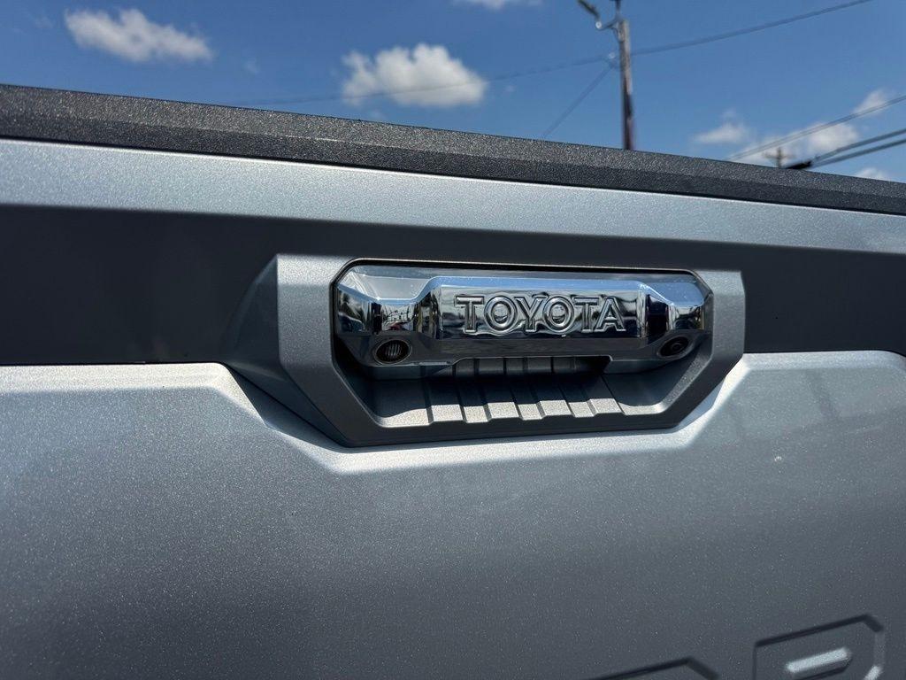 Toyota Tundra 4WD 1794 Edition Hybrid CrewMax 5.5' Bed (Natl) 2023