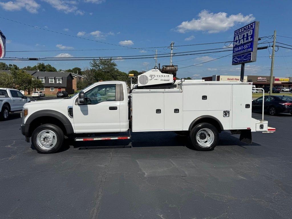 Ford Super Duty F-550 DRW XLT 4WD Reg Cab 145" WB 60" CA 2019