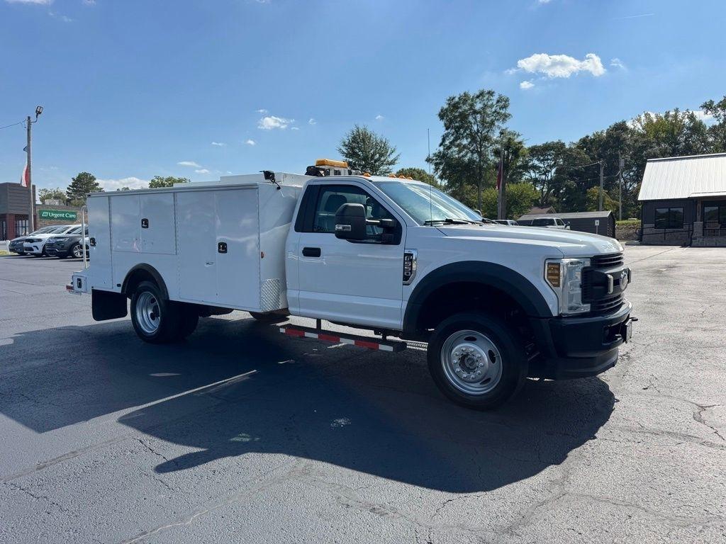 Ford Super Duty F-550 DRW XLT 4WD Reg Cab 145" WB 60" CA 2019
