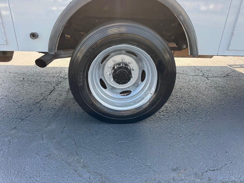 Ford Super Duty F-550 DRW XLT 4WD Reg Cab 145" WB 60" CA 2019