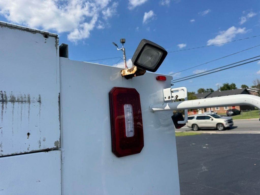 Ford Super Duty F-550 DRW XLT 4WD Reg Cab 145" WB 60" CA 2019