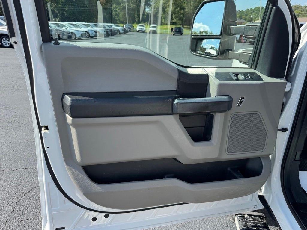 Ford Super Duty F-550 DRW XLT 4WD Reg Cab 145" WB 60" CA 2019