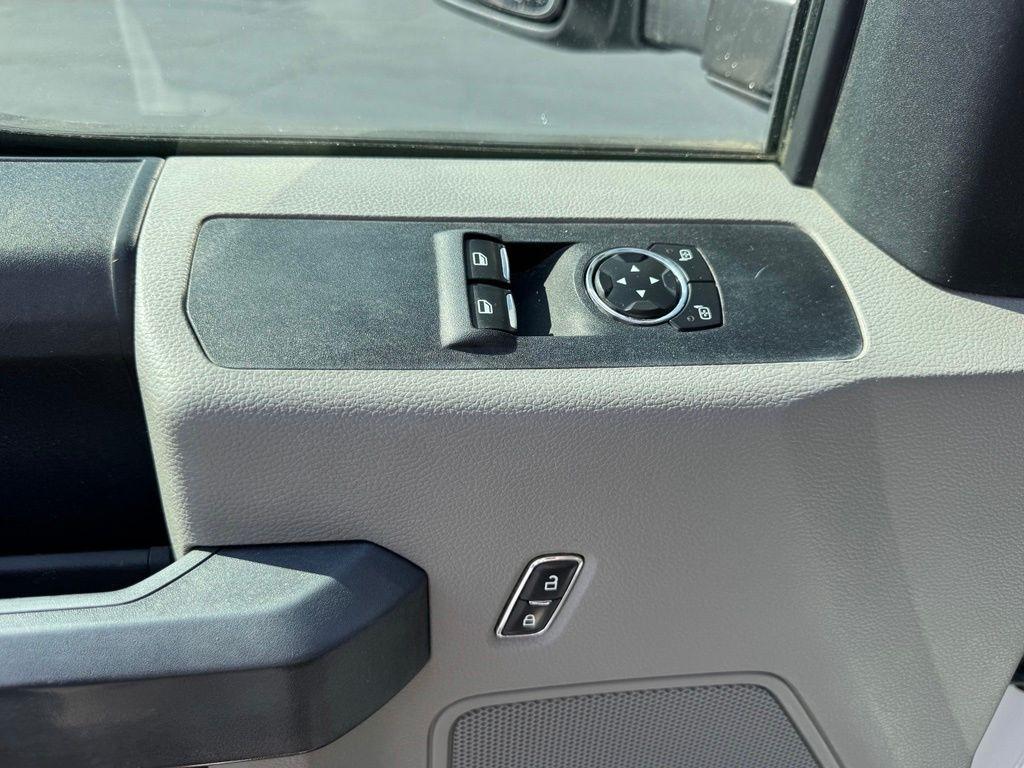 Ford Super Duty F-550 DRW XLT 4WD Reg Cab 145" WB 60" CA 2019