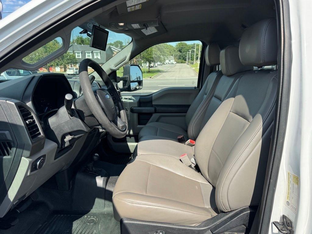 Ford Super Duty F-550 DRW XLT 4WD Reg Cab 145" WB 60" CA 2019