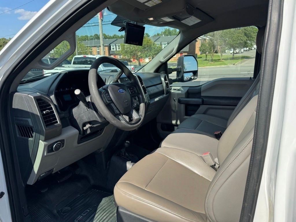 Ford Super Duty F-550 DRW XLT 4WD Reg Cab 145" WB 60" CA 2019