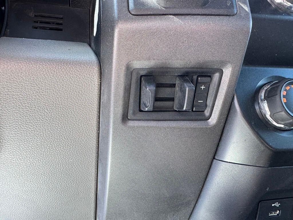 Ford Super Duty F-550 DRW XLT 4WD Reg Cab 145" WB 60" CA 2019