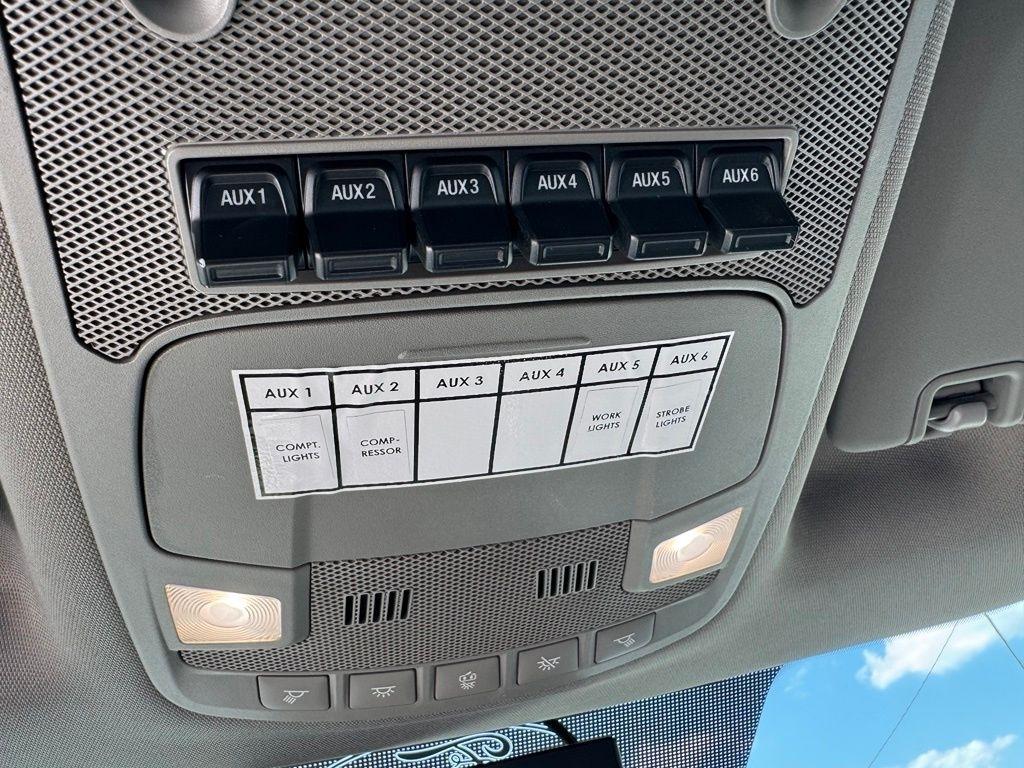 Ford Super Duty F-550 DRW XLT 4WD Reg Cab 145" WB 60" CA 2019