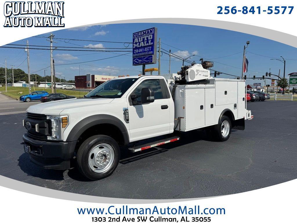 Ford Super Duty F-550 DRW XLT 4WD Reg Cab 145" WB 60" CA 2019
