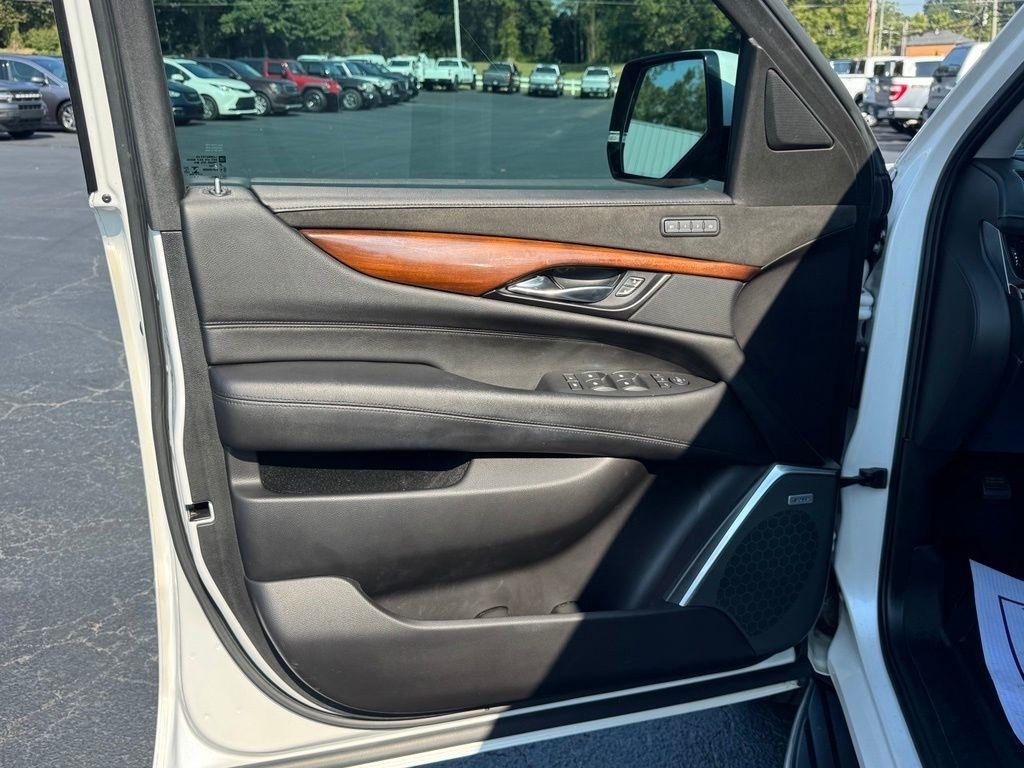 Cadillac Escalade photo 13