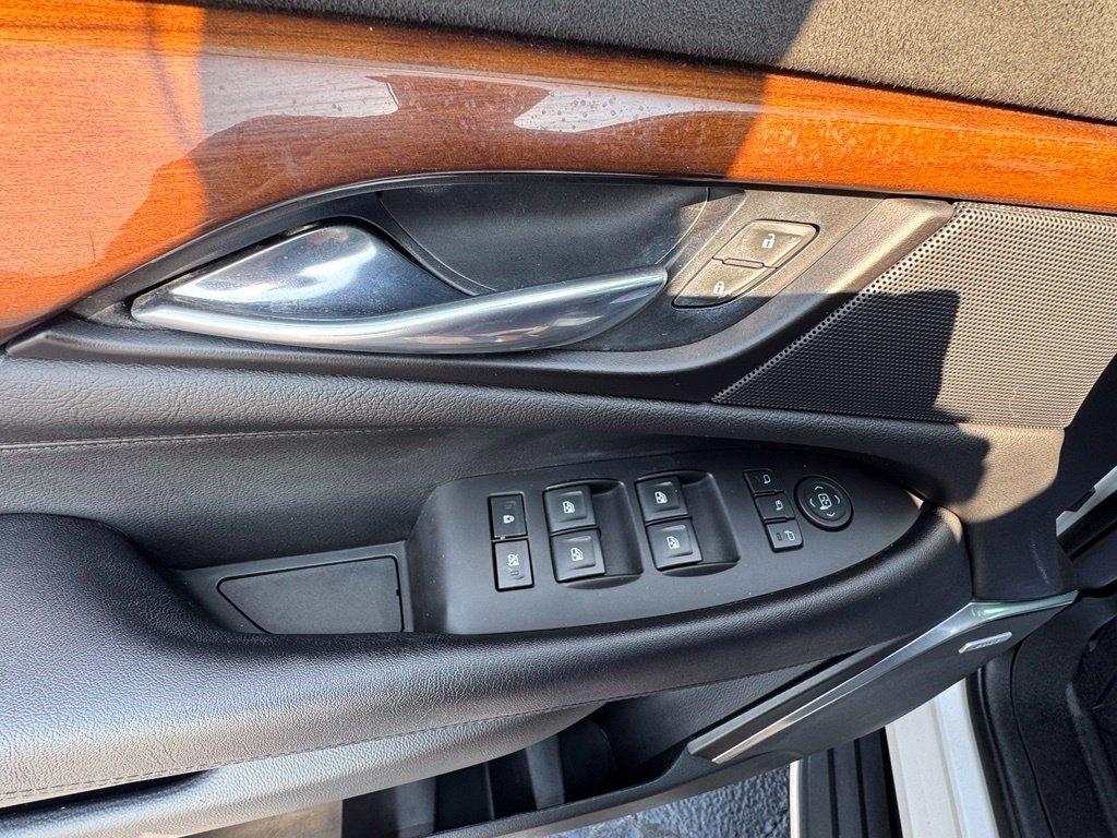 Cadillac Escalade photo 14