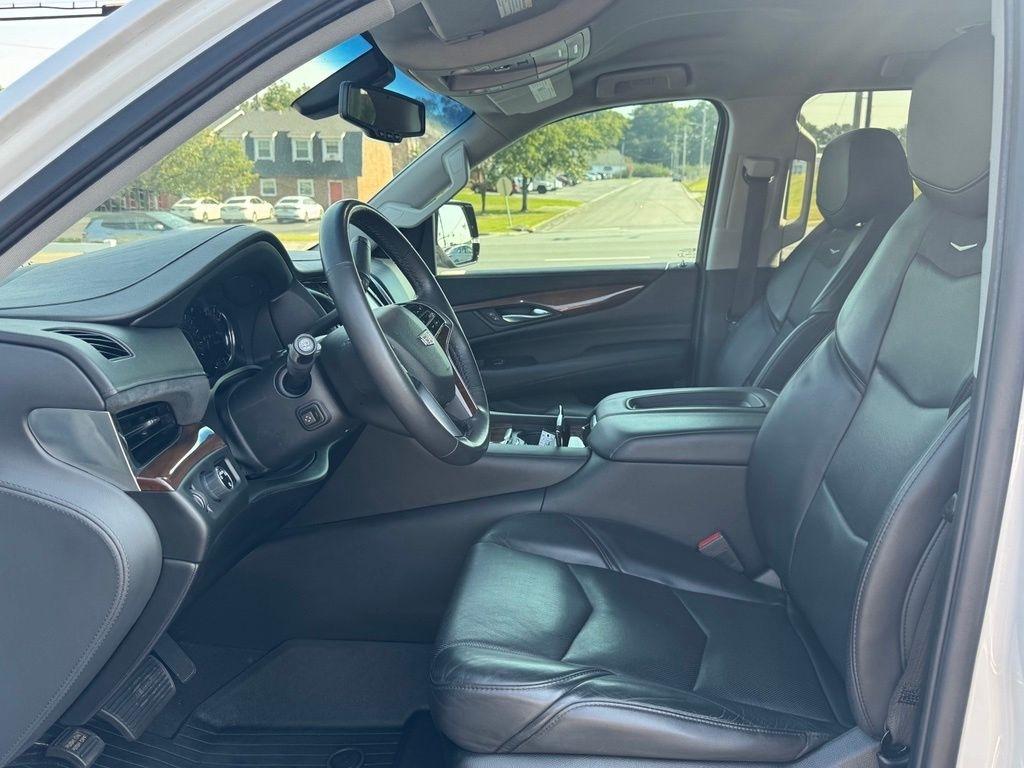 Cadillac Escalade photo 17