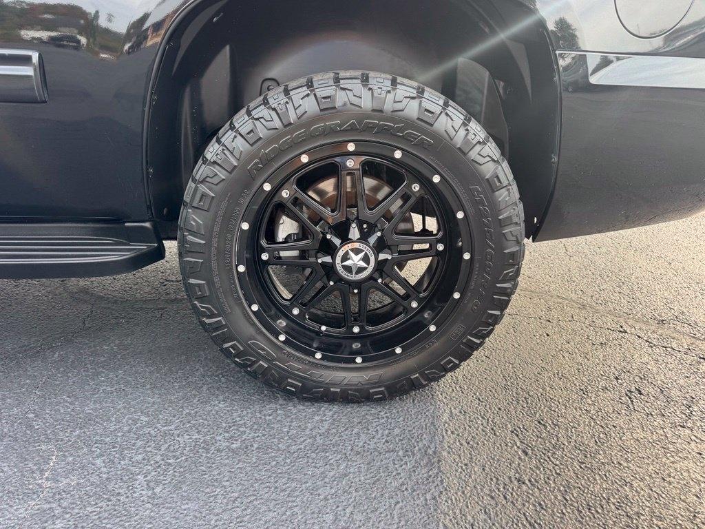 Chevrolet Tahoe 4WD 4dr 1500 LT 2011