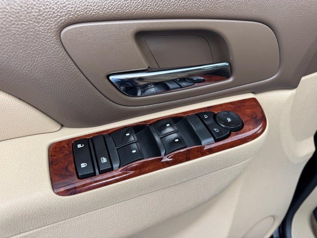 Chevrolet Tahoe 4WD 4dr 1500 LT 2011