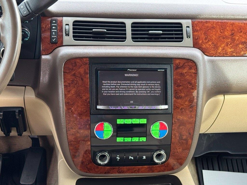 Chevrolet Tahoe 4WD 4dr 1500 LT 2011