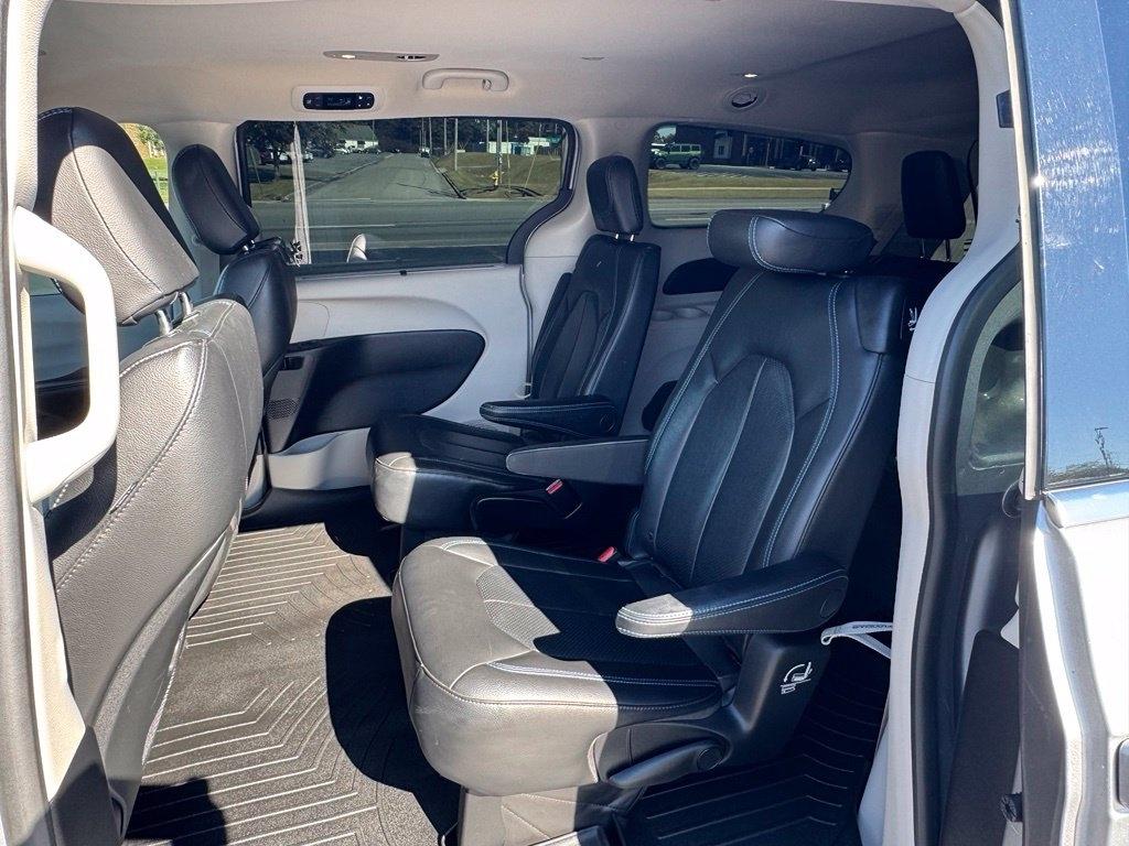 Chrysler Pacifica Touring L FWD 2021