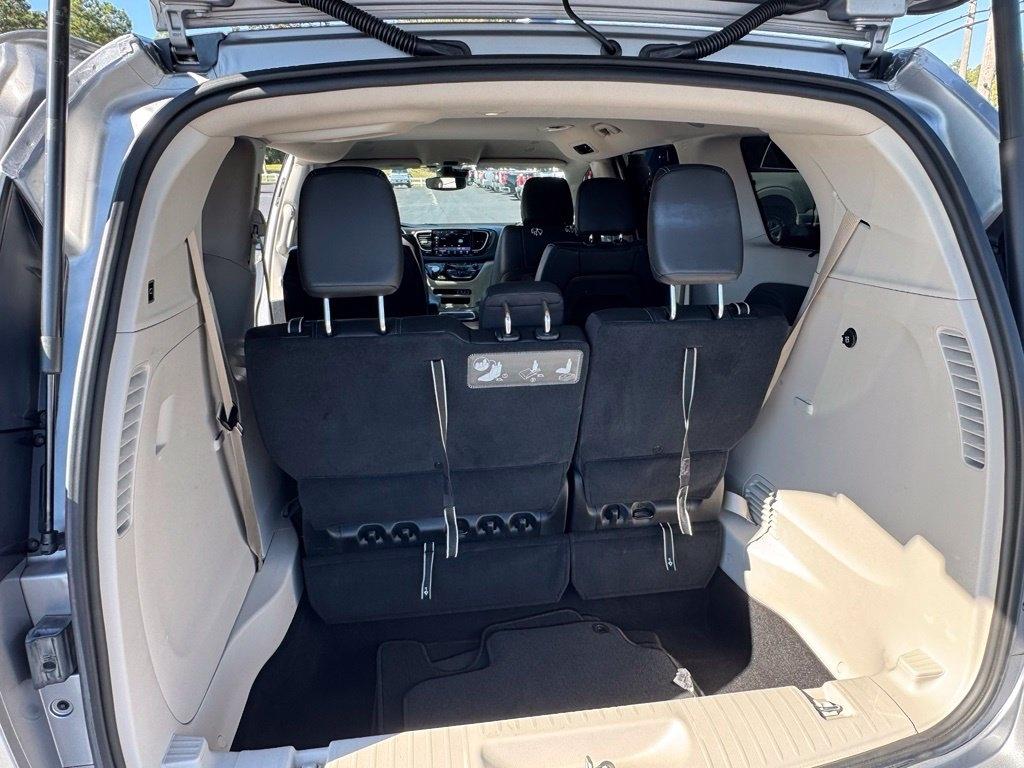 Chrysler Pacifica Touring L FWD 2021
