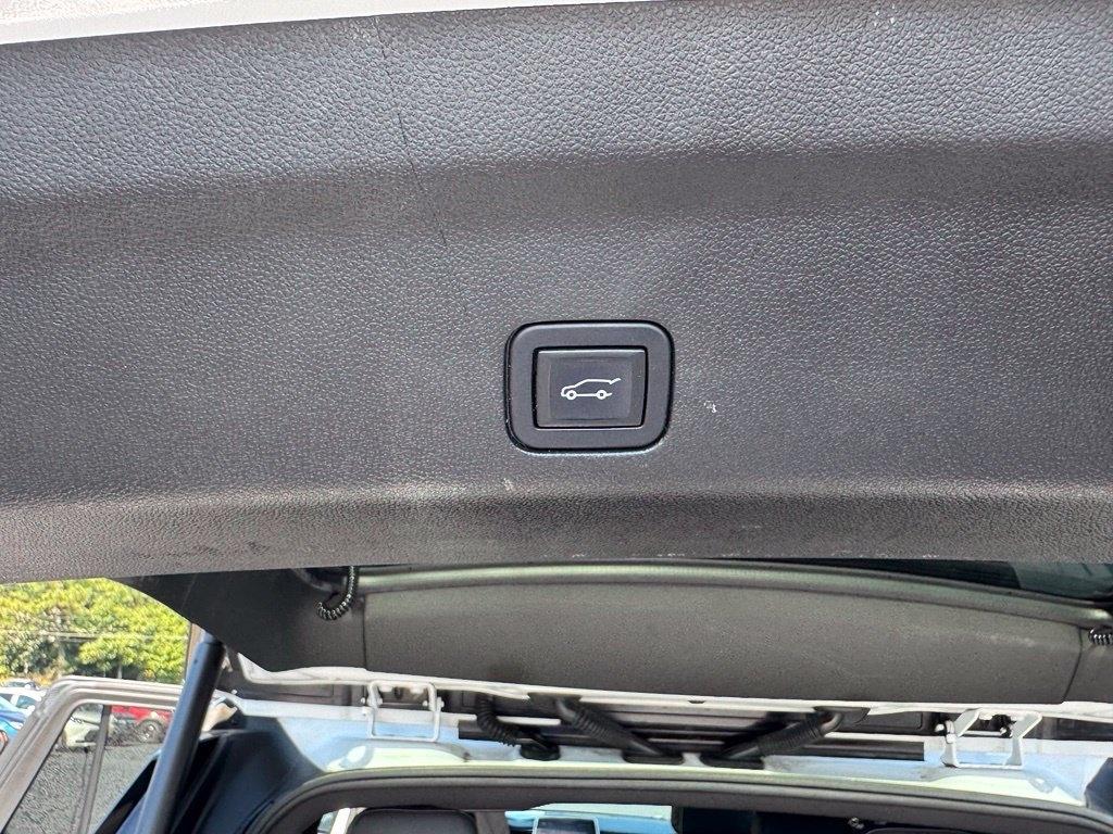 GMC Yukon 2WD 4dr SLT 2023