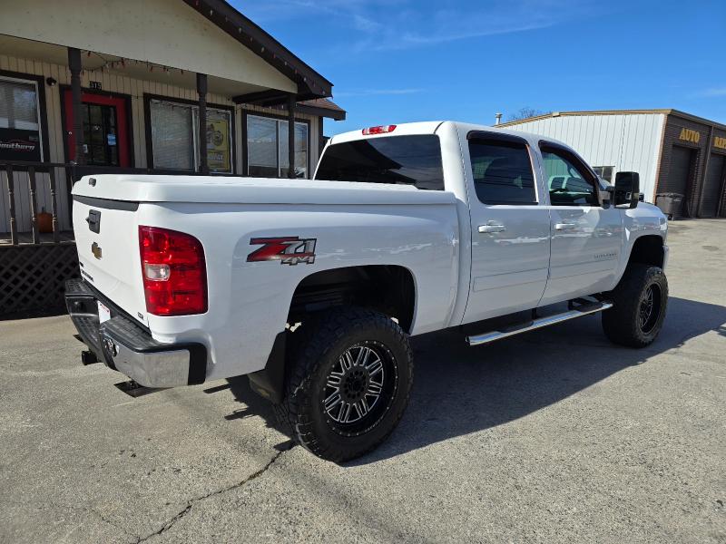 Chevrolet Silverado 1500 LTZ Crew Cab 4WD 2011