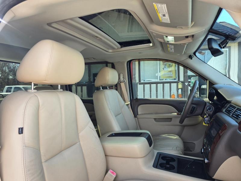 Chevrolet Silverado 1500 LTZ Crew Cab 4WD 2011