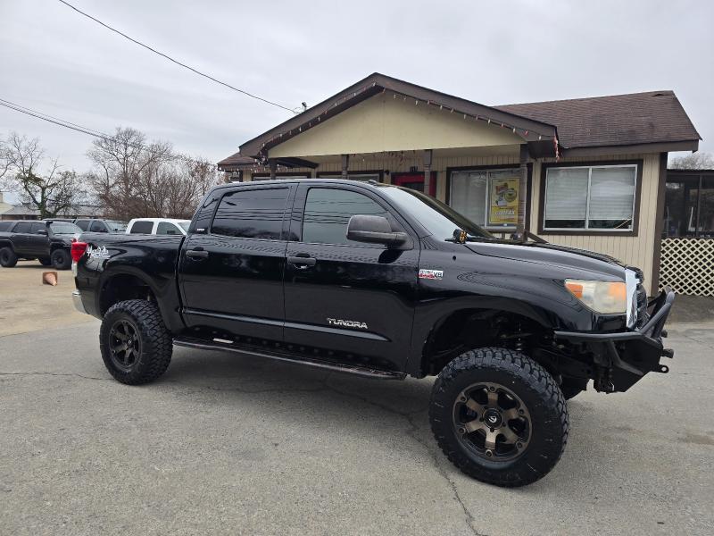 Toyota Tundra Tundra-Grade CrewMax 5.7L FFV 4WD 2013
