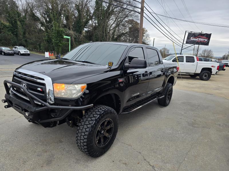 Toyota Tundra Tundra-Grade CrewMax 5.7L FFV 4WD 2013
