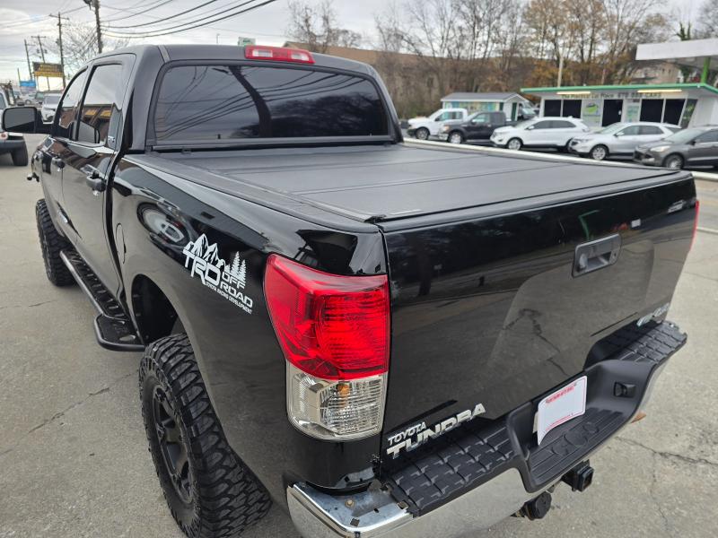 Toyota Tundra Tundra-Grade CrewMax 5.7L FFV 4WD 2013