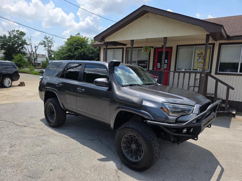 Toyota 4Runner SR5 4WD 2016