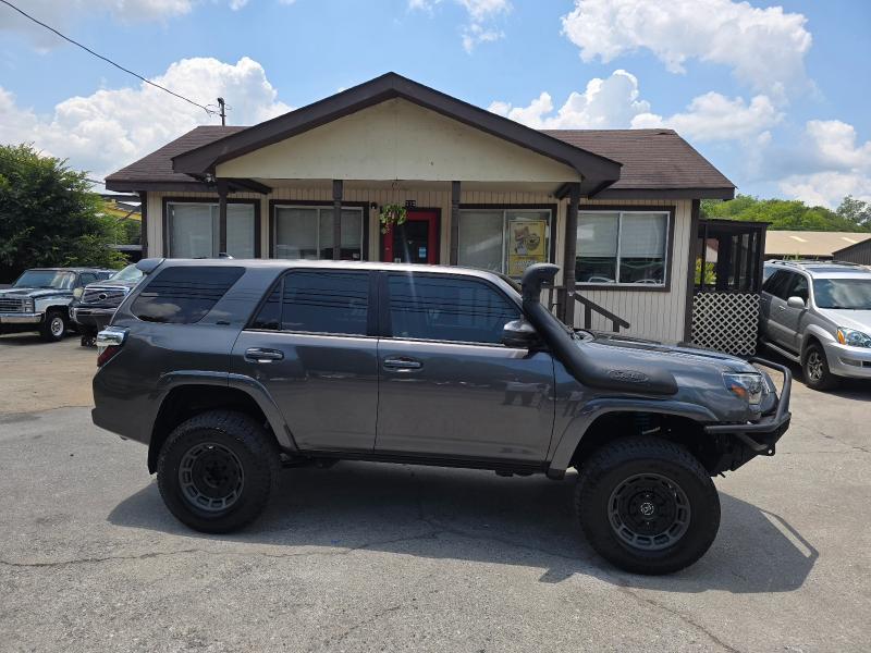 Toyota 4Runner SR5 4WD 2016