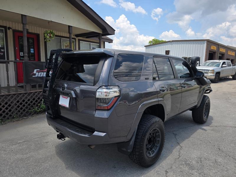 Toyota 4Runner SR5 4WD 2016