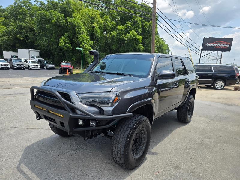 Toyota 4Runner SR5 4WD 2016