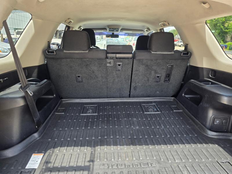 Toyota 4Runner SR5 4WD 2016