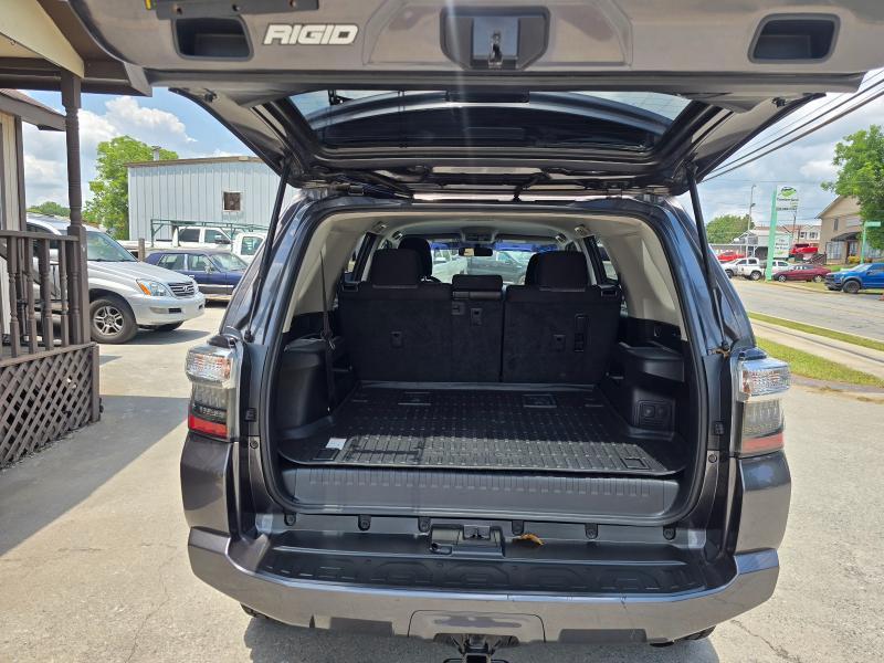 Toyota 4Runner SR5 4WD 2016
