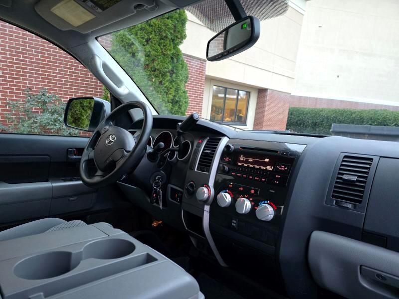 Toyota Tundra Tundra-Grade CrewMax 5.7L FFV 4WD 2012