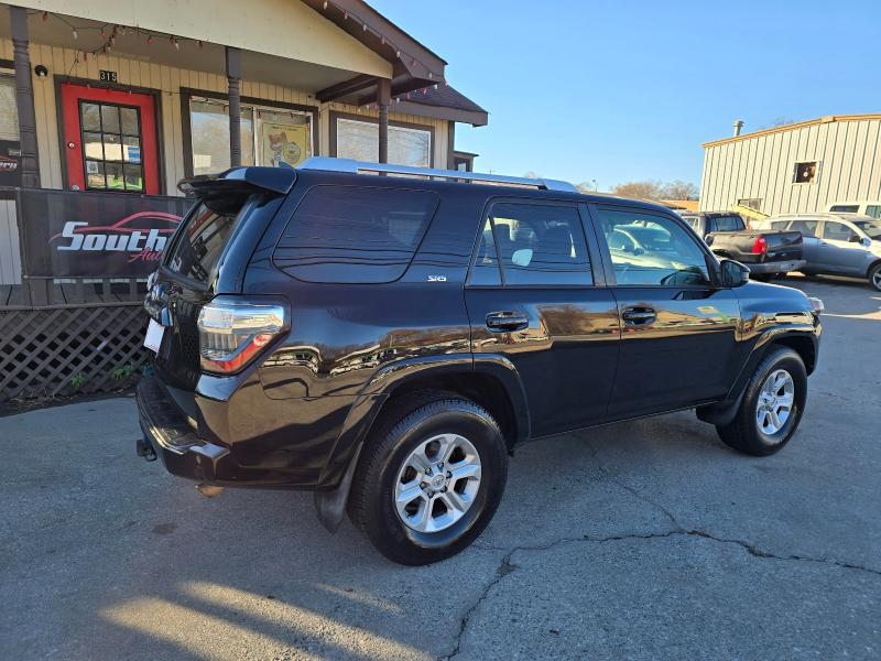 Toyota 4Runner SR5 2WD 2015