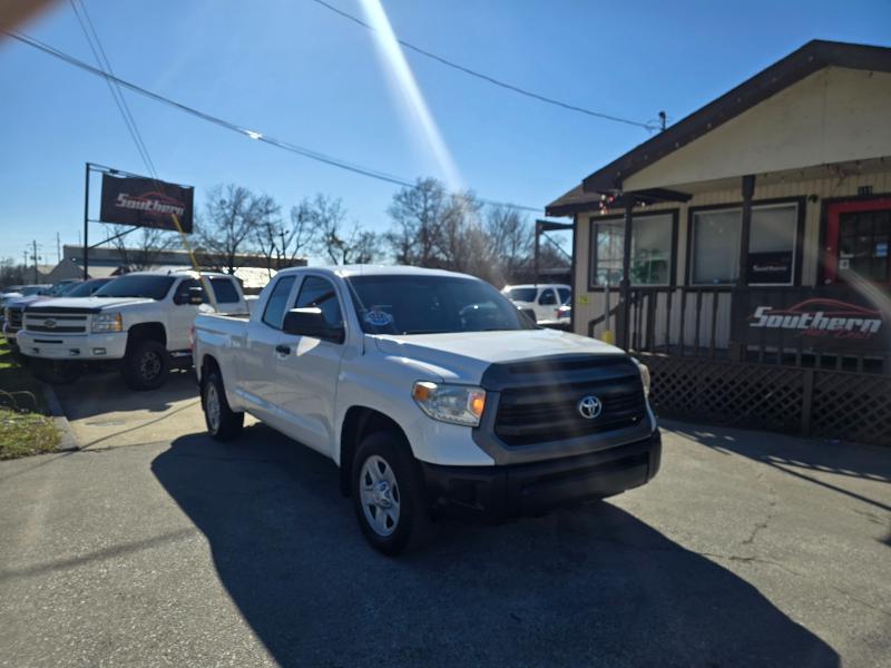 Toyota Tundra SR5 4.6L V8 Double Cab 2WD 2017