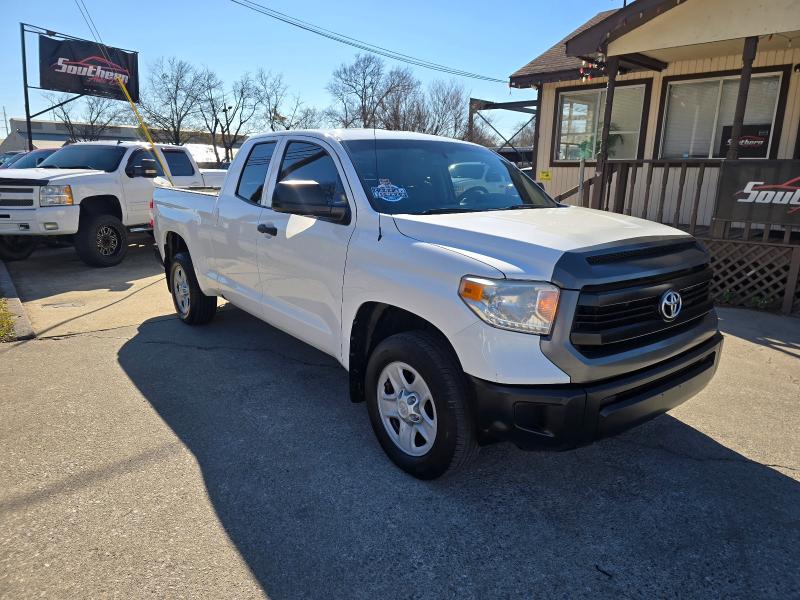 Toyota Tundra SR5 4.6L V8 Double Cab 2WD 2017
