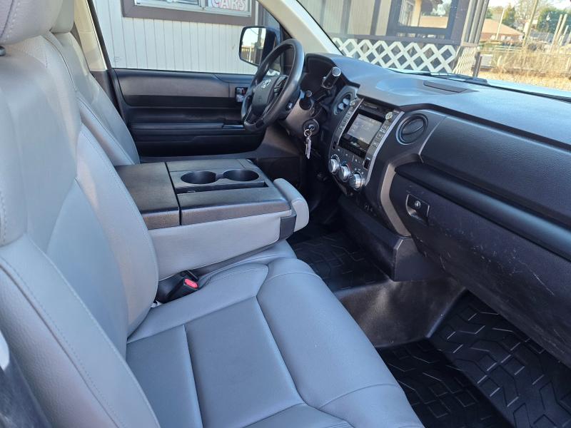 Toyota Tundra SR5 4.6L V8 Double Cab 2WD 2017