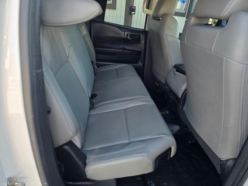 Toyota Tundra SR5 4.6L V8 Double Cab 2WD 2017