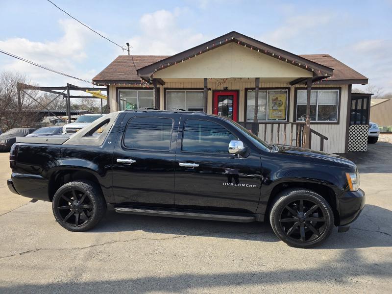 Chevrolet Avalanche LT 2WD 2012