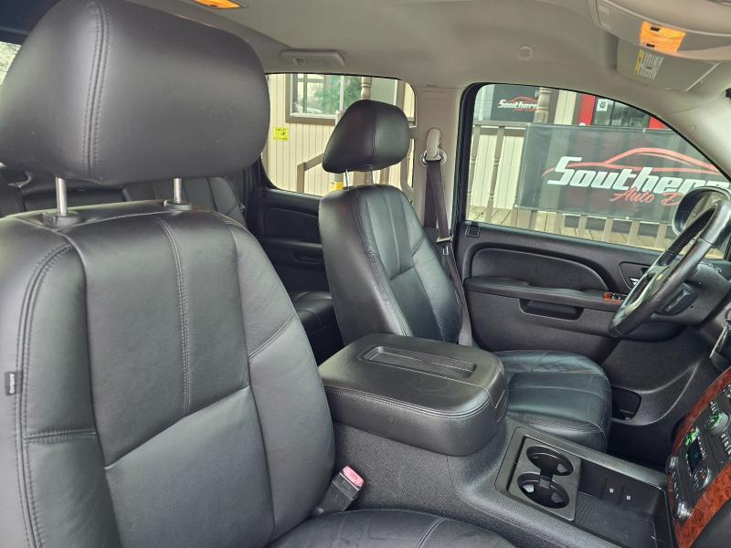 Chevrolet Avalanche LT 2WD 2012