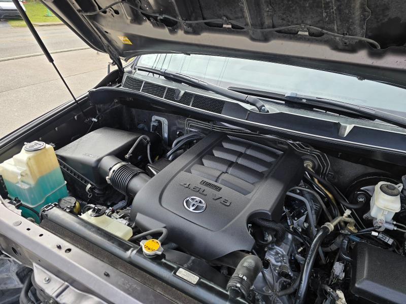 Toyota Tundra Tundra-Grade CrewMax 4.6L 2WD 2012